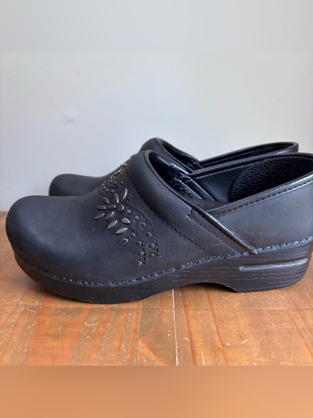 Dansko Professional Oiled Leather Patricia Floral Studded Clogs-Size 39-(8.5-9)